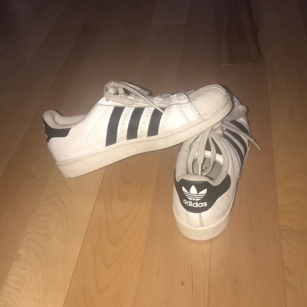 Adidas superstars